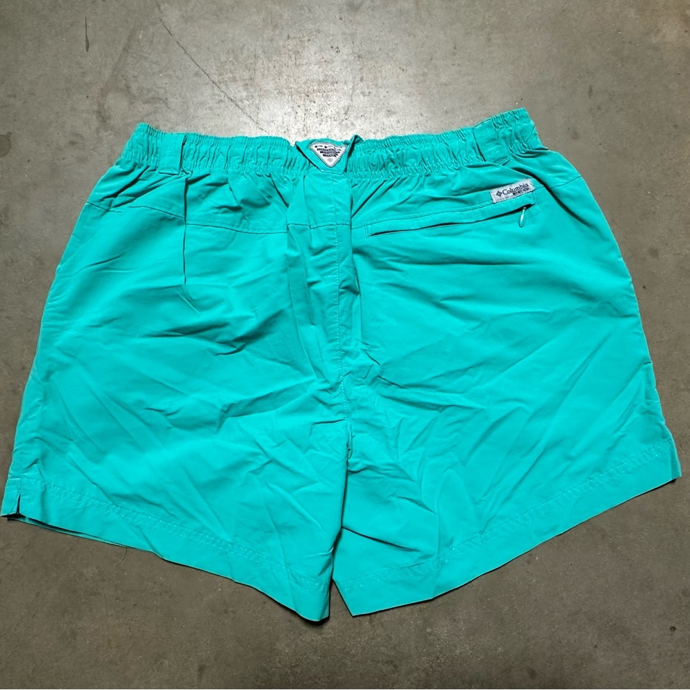 Columbia Men's Aqua Athletic Shorts